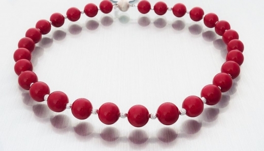 Perlenkette aus rotem Muschelkernperlen - verkauft -