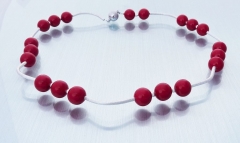 Perlenkette aus rotem Muschelkernperlen mit Silberstäbchen