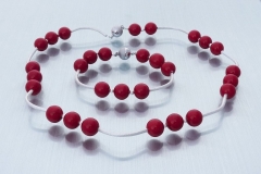 Perlenkette aus rotem Muschelkernperlen mit Silberstäbchen
