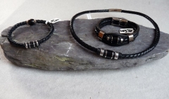 Lederarmbänder mit Carbon und anderen Zwischenteilen